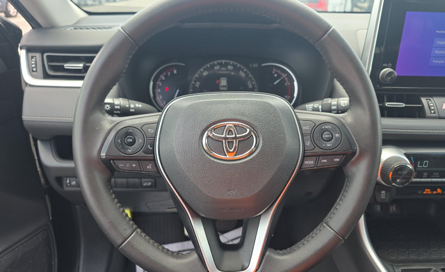Used 2023 Gray Toyota XLE Premium image 12