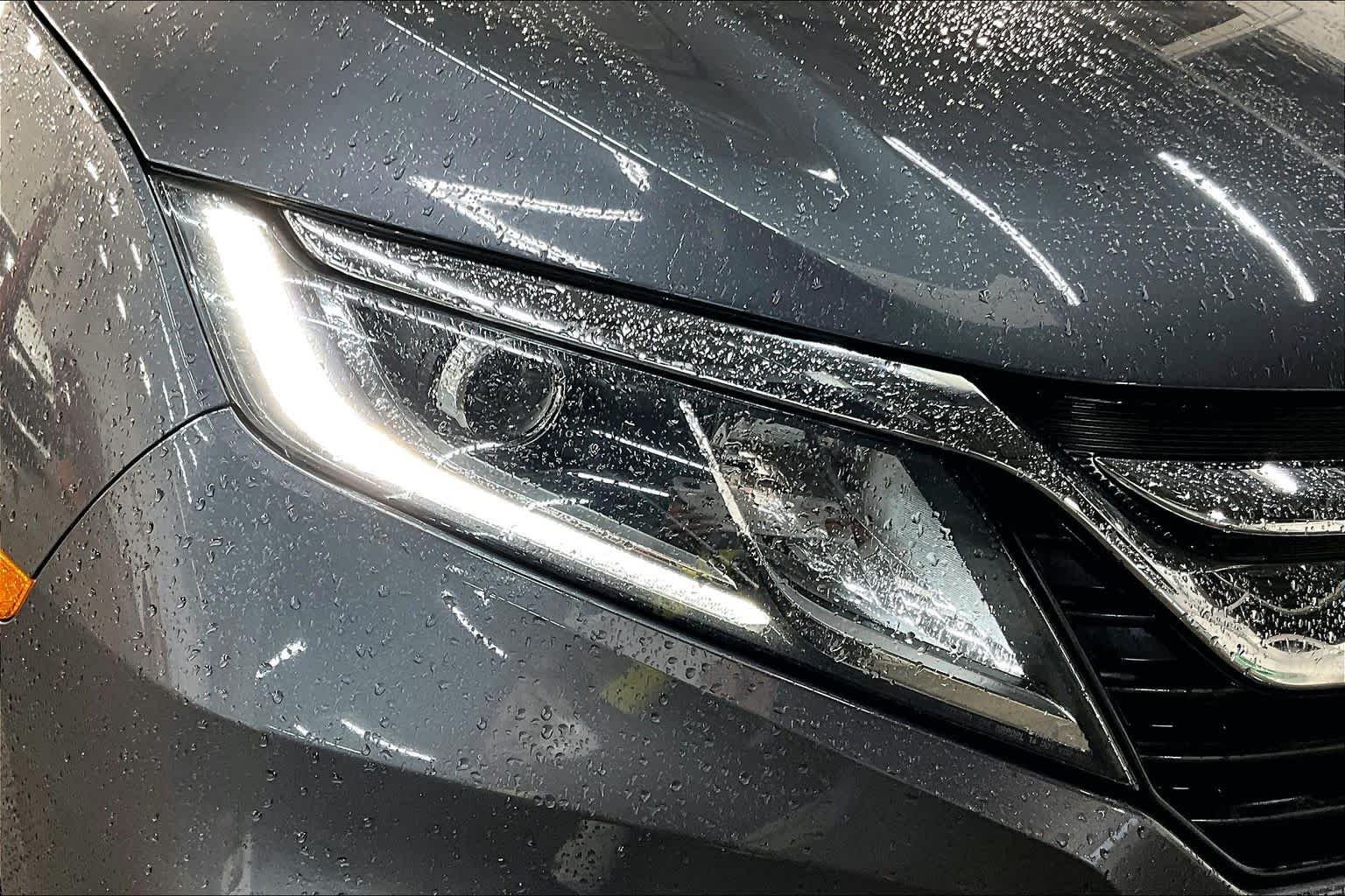 Used 2018 Modern Steel Metallic Honda EX-L image 27