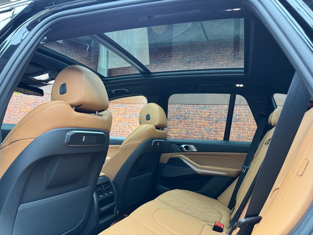 New 2026 Black BMW xDrive40i image 3