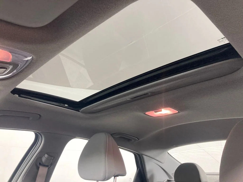 Used 2025 Gray Hyundai SEL Convenience image 16