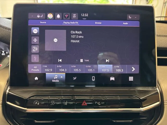 Used 2022 Gray Jeep Limited image 18