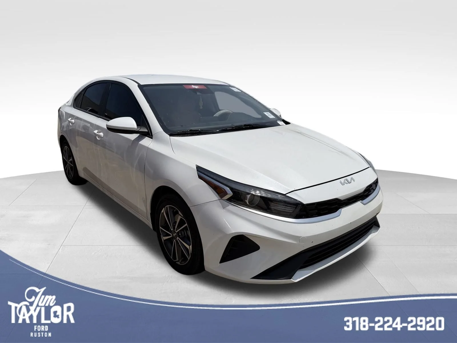 Used 2023 Snow White Pearl Kia LXS image 38