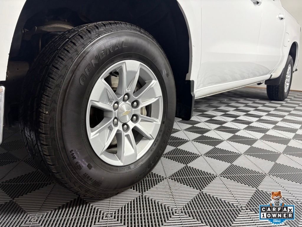 Used 2024 Summit White Chevrolet LT image 13