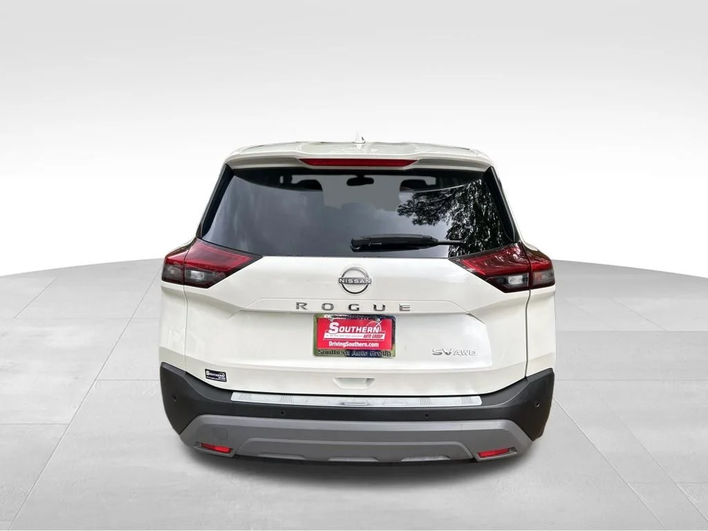 Used 2023 White Nissan SV image 4
