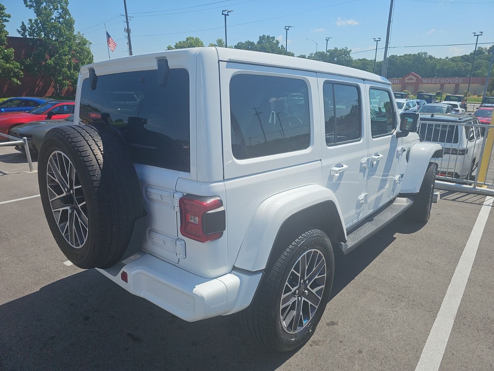Used 2022 White Jeep Unlimited Sahara 4xe image 4
