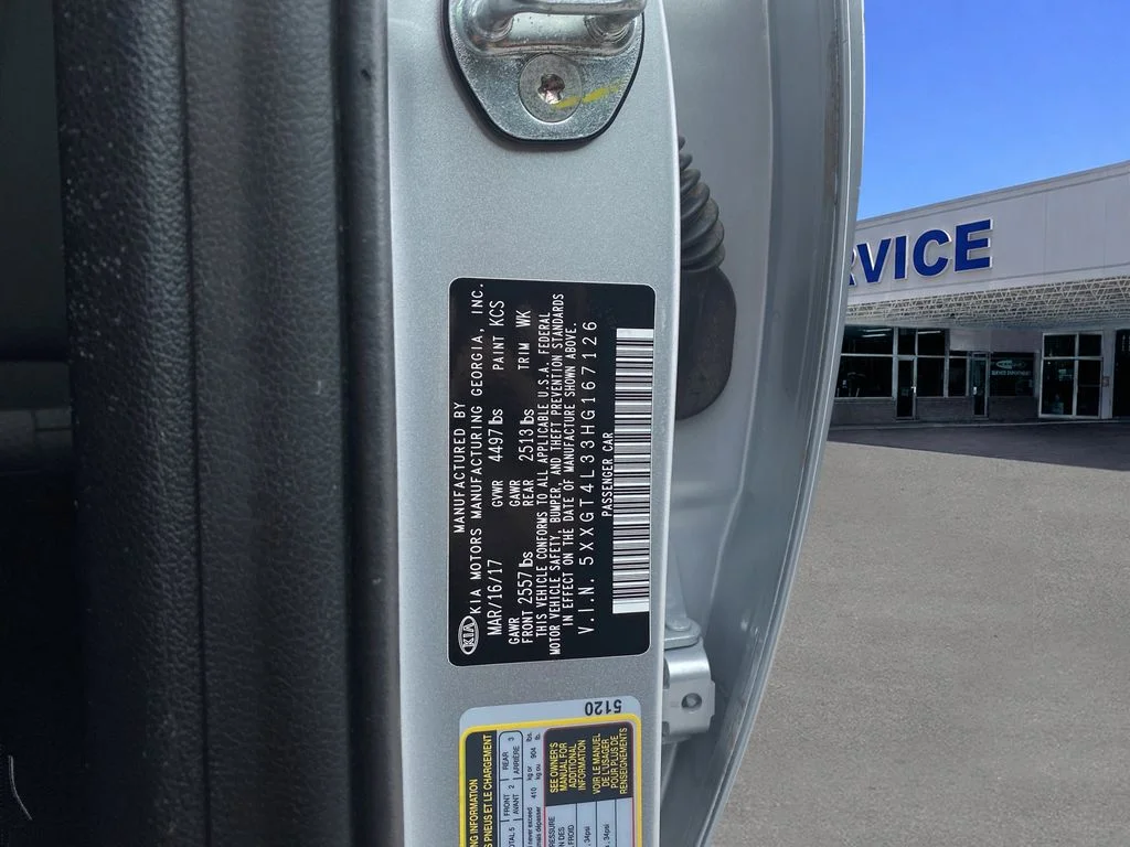 Used 2017 Sparkling Silver Kia LX image 32
