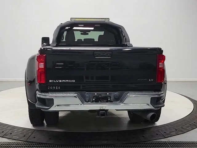 Used 2022 Black Chevrolet LT image 6
