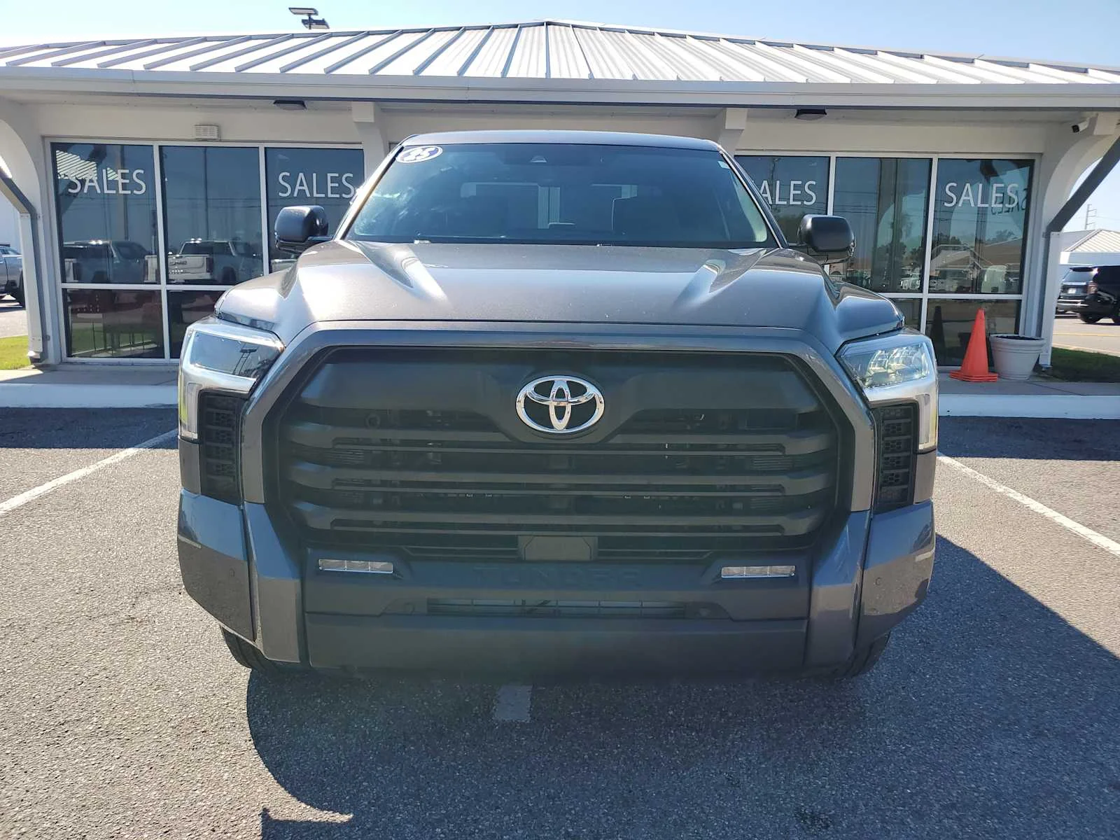Used 2025  Toyota SR image 12