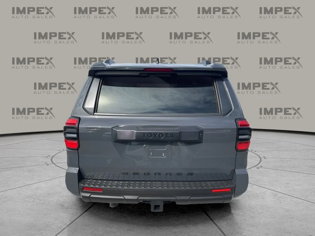 Used 2025  Toyota SR5 image 4