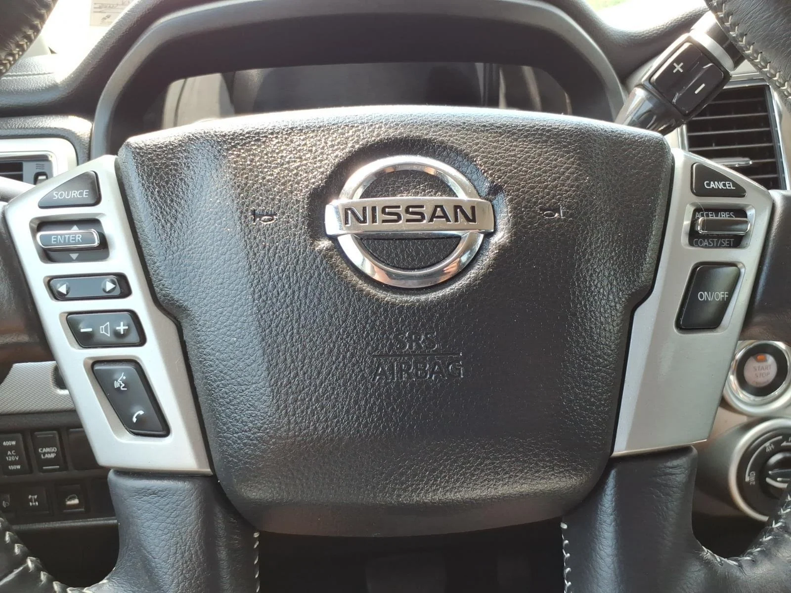 Used 2019 Magnetic Black Metallic Nissan PRO-4X image 15