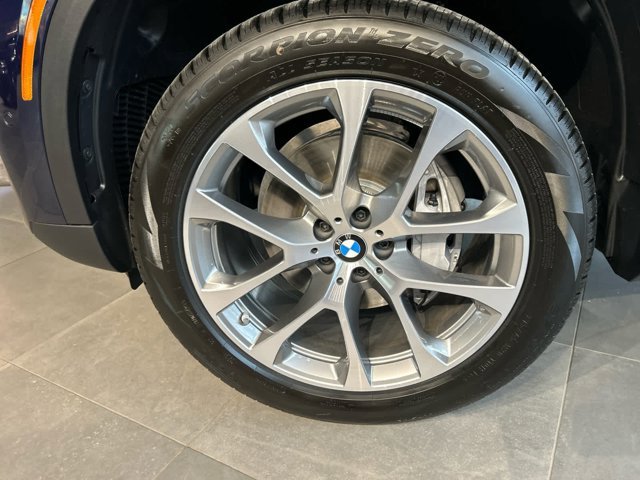 Used 2026 Tanzanite Blue II Metallic BMW xDrive40i image 3