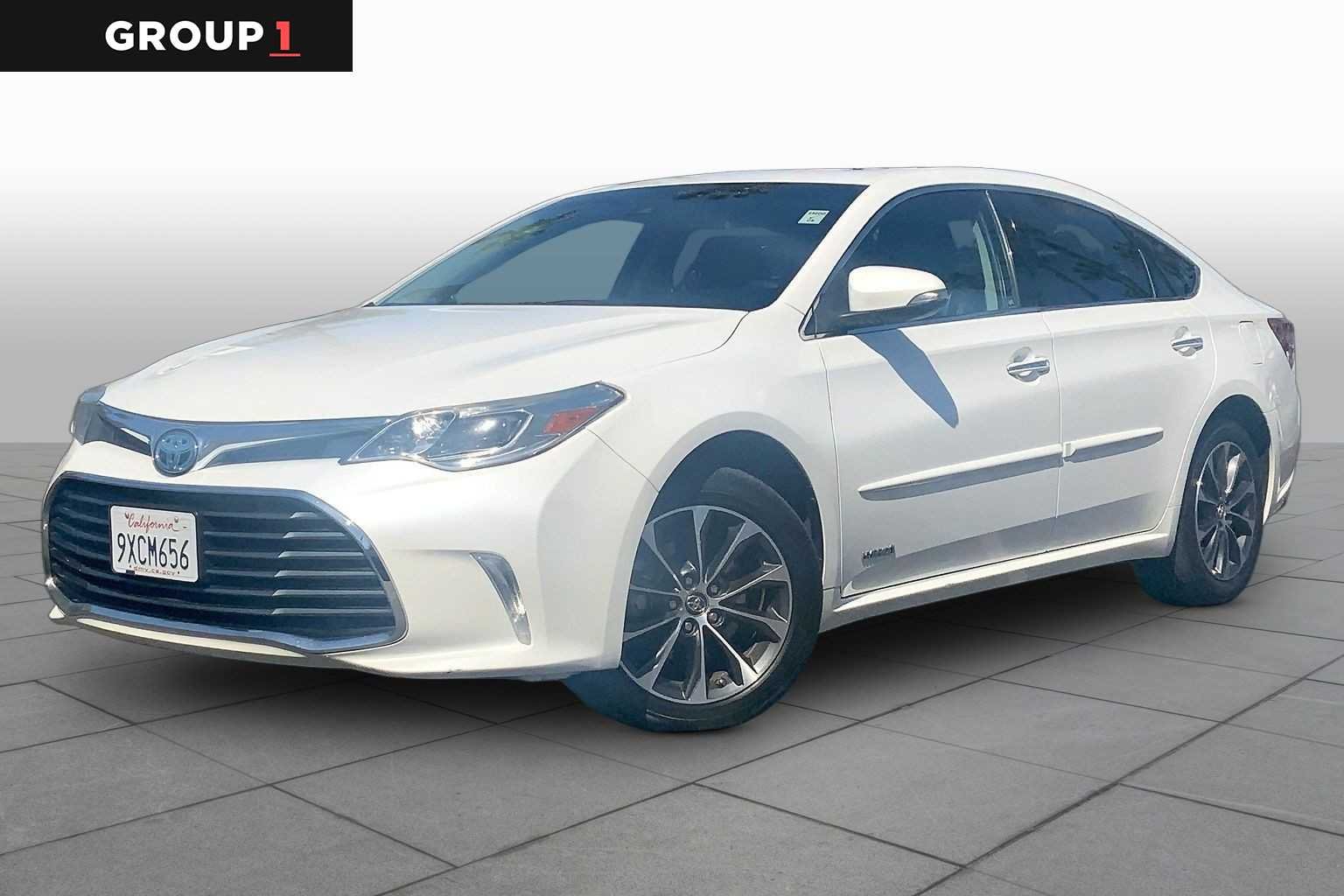 Pre-Owned 2018 Toyota Avalon Hybrid XLE Premium
