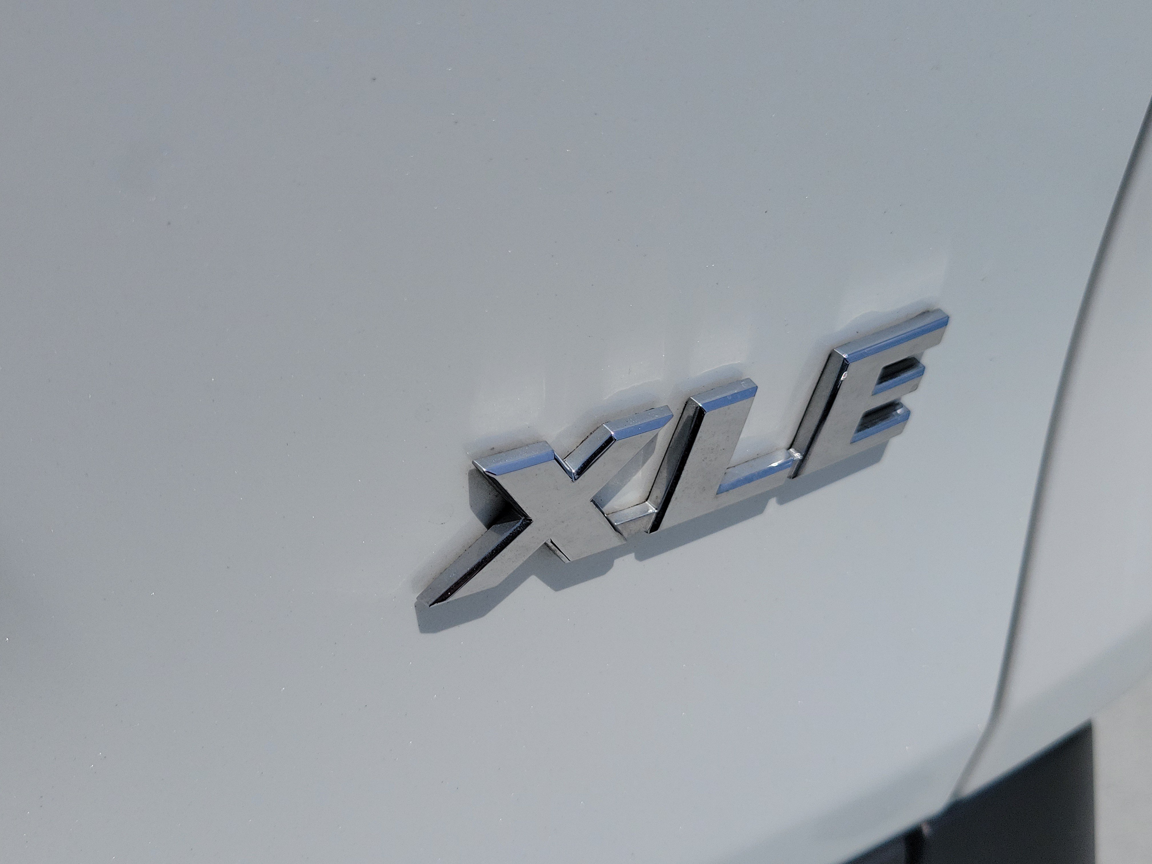 Certified Used 2023 Pearl Toyota XLE Premium image 8