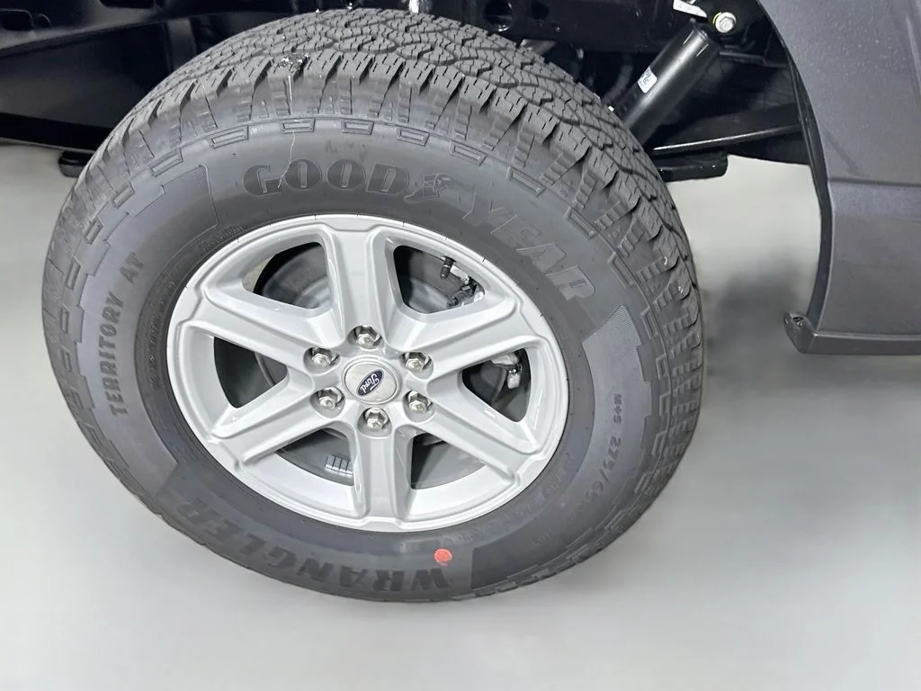 New 2026 Carbonized Gray Metallic Ford XLT image 28