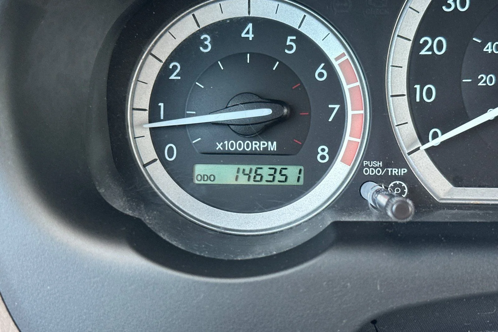 Used 2005  Toyota LE image 28