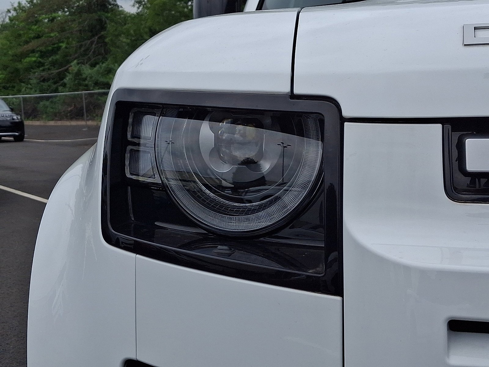 Used 2024 Fuji White - 1AA Land Rover SE image 11