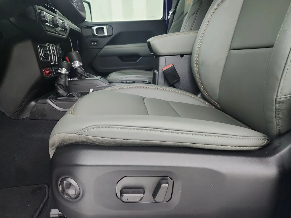 New 2026 Reign Exterior Paint Jeep Mojave X image 20