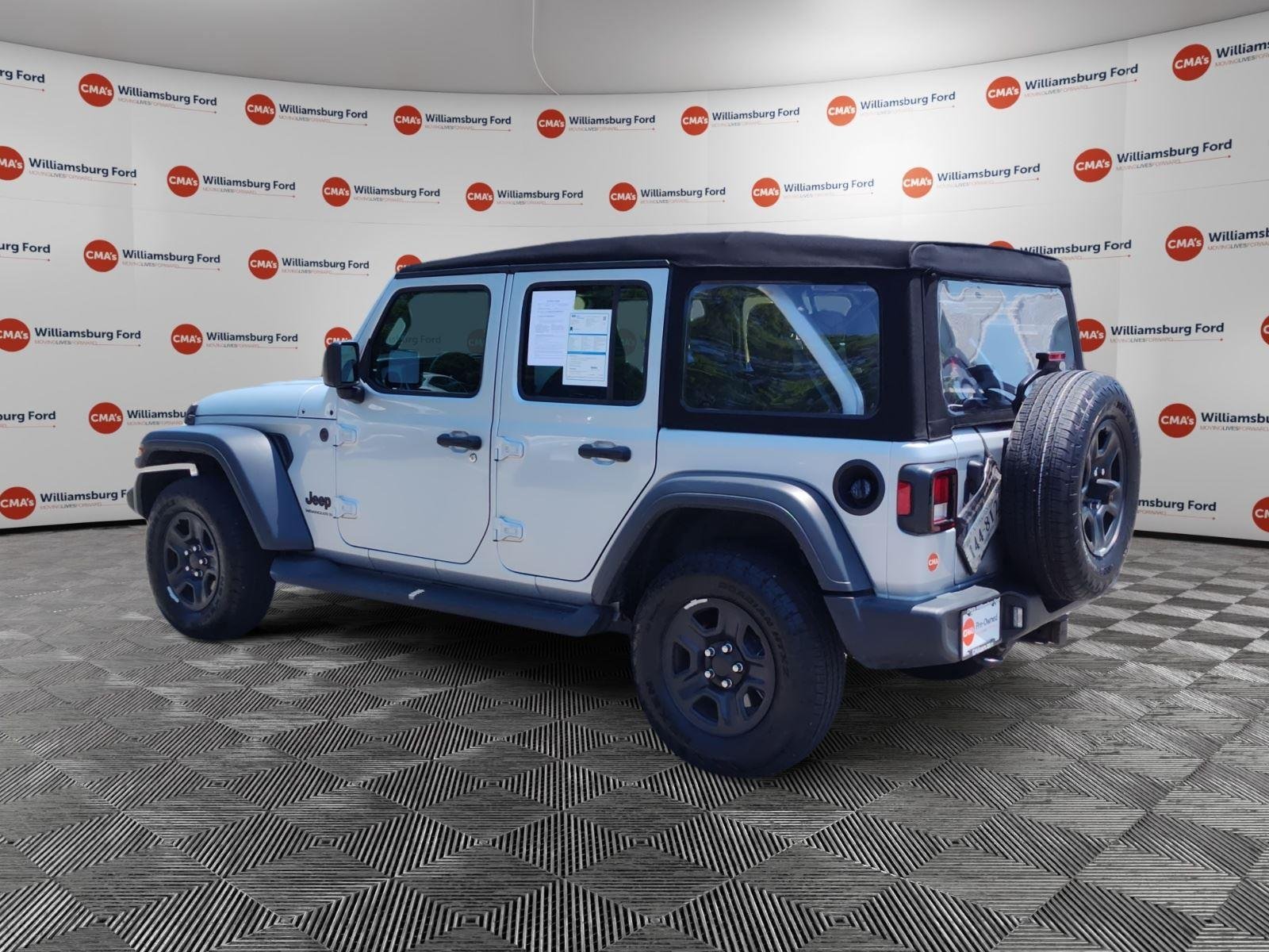 Used 2024 Silver Zynith Clearcoat Jeep Sport S image 3