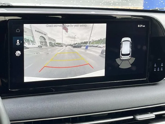 Used 2025 White Hyundai SEL image 35