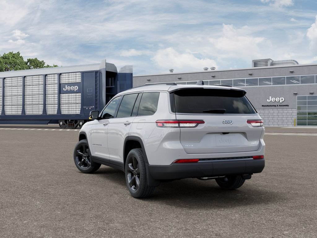 New 2026 Bright White Clear-Coat Exterior Paint Jeep Limited image 3
