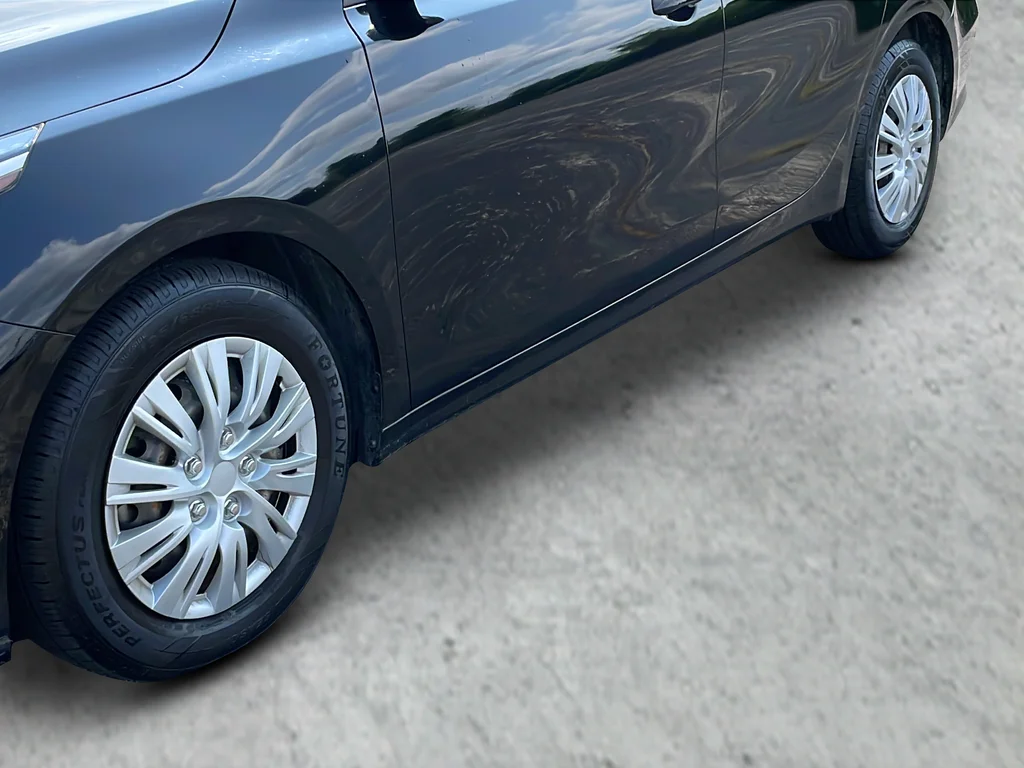 Used 2023 Black Kia LX image 39