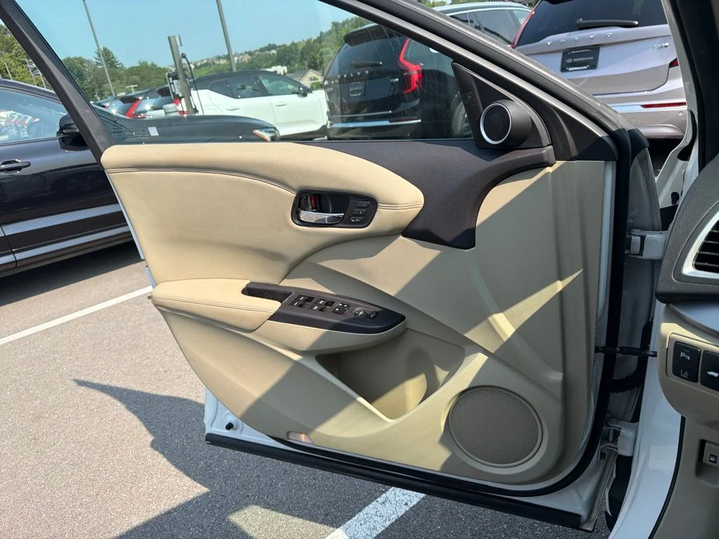 Used 2016 White Diamond Pearl Acura Base image 11