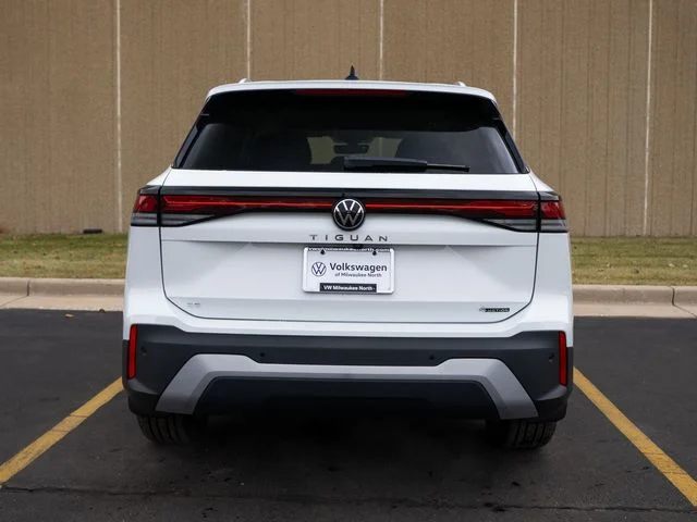 New 2026 White/off-white Volkswagen 2.0T SE image 5