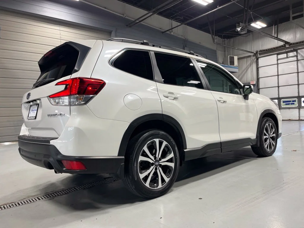 Used 2020 Crystal White Pearl Subaru Limited image 7