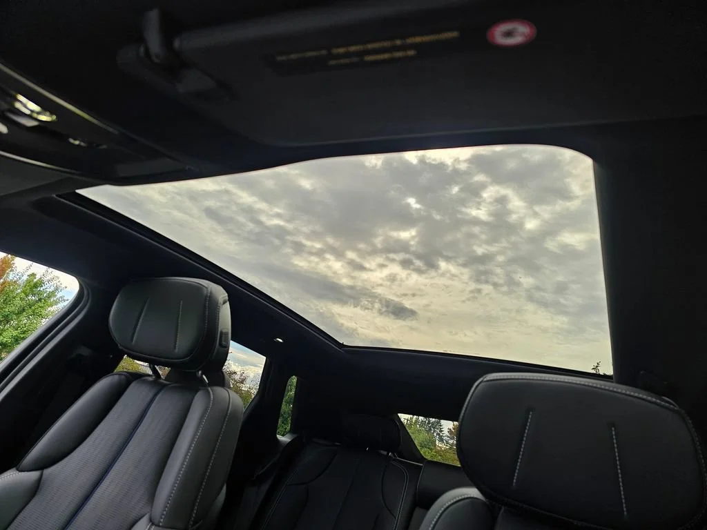 New 2027 Vibrant White Tricoat Cadillac Sport image 21