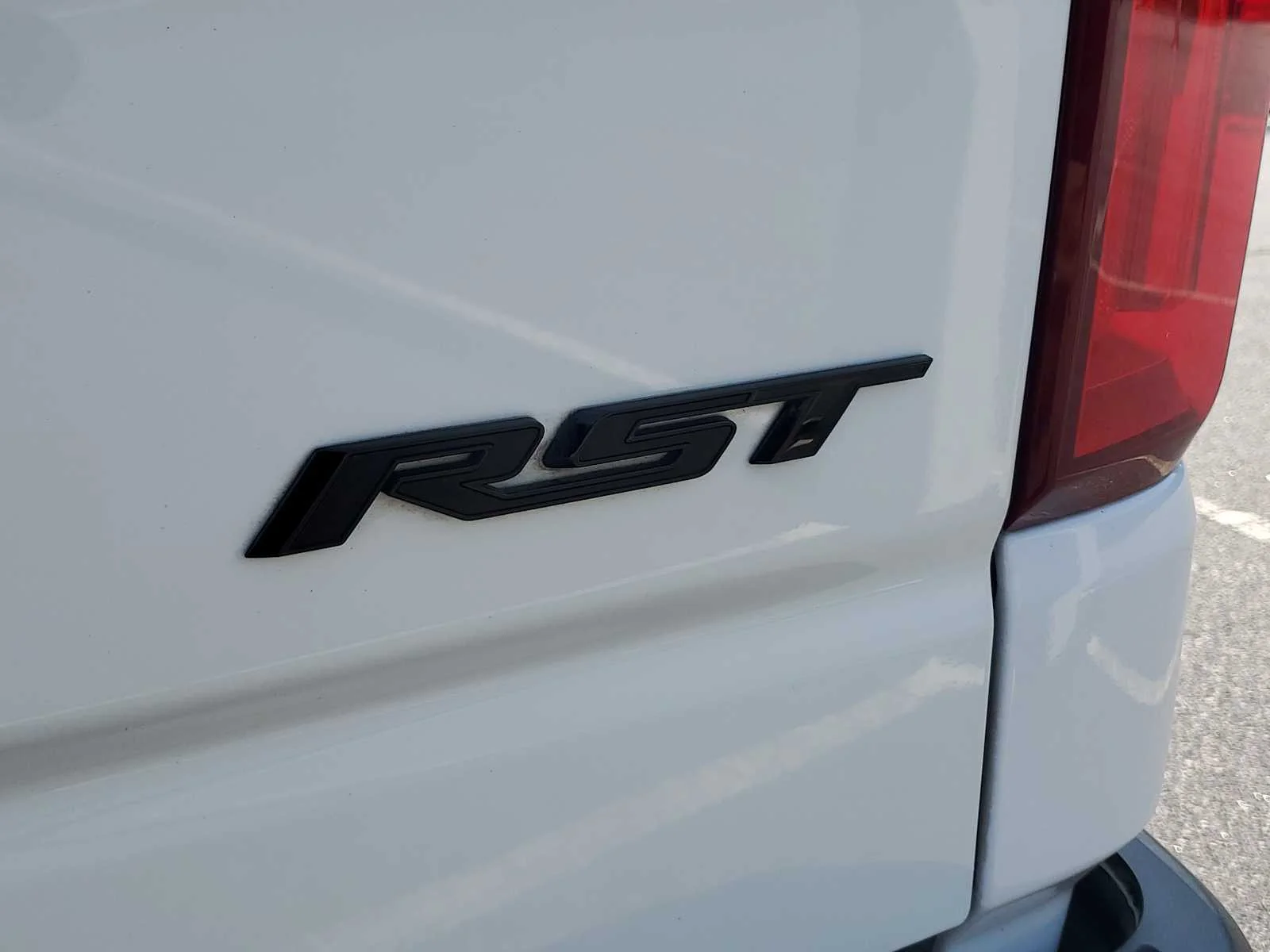 Used 2023 Summit White Chevrolet RST image 8