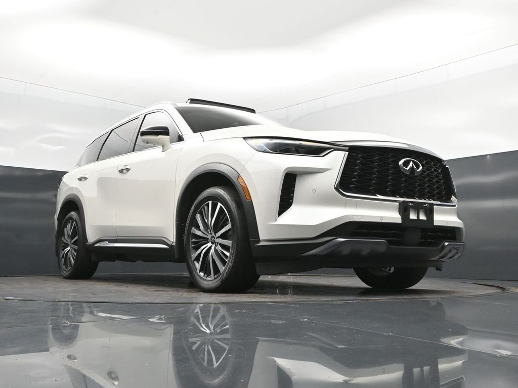 Certified Used 2023 White INFINITI Sensory image 46
