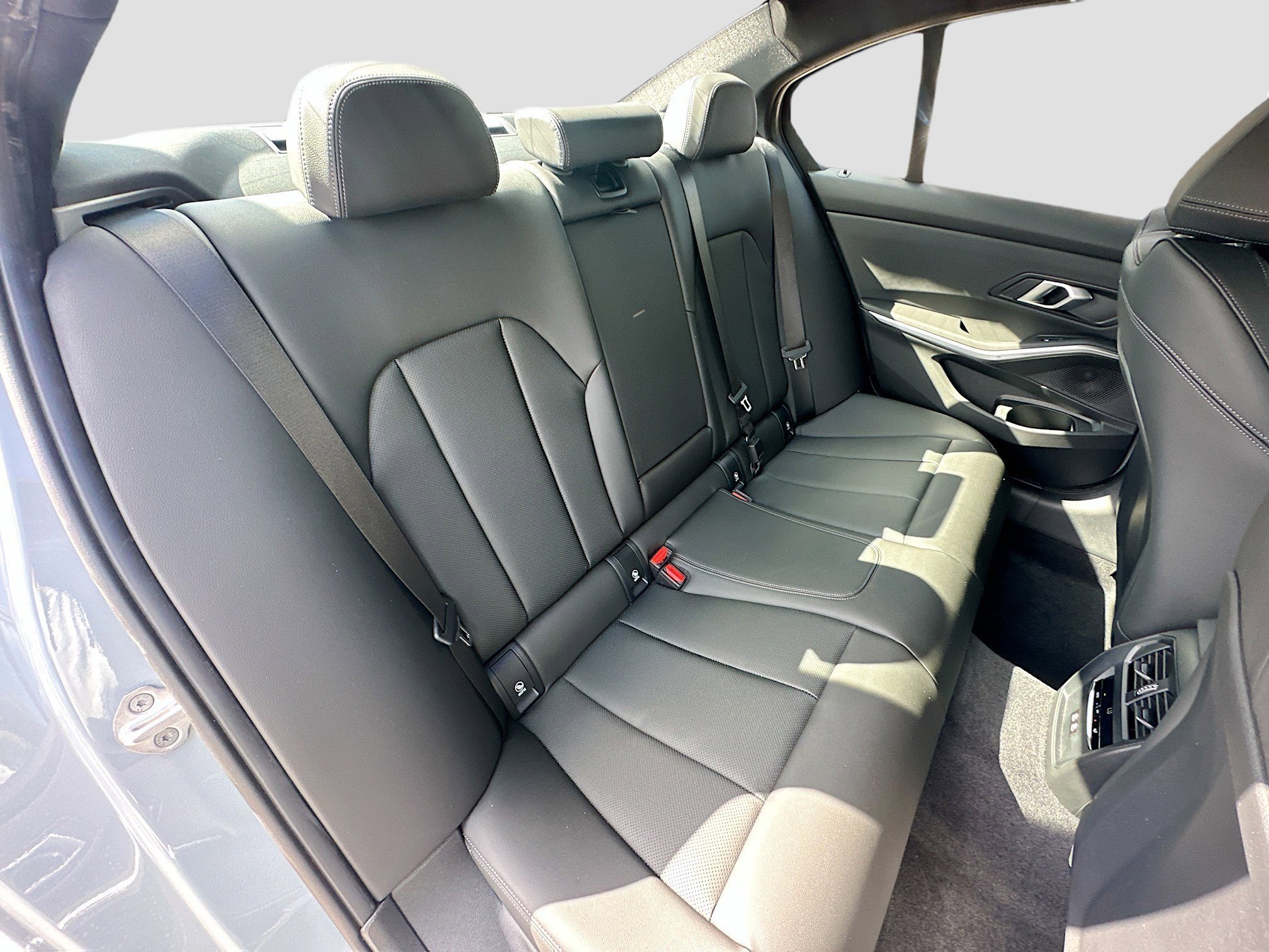 2026 BMW 3 Series 330i - Photo 22