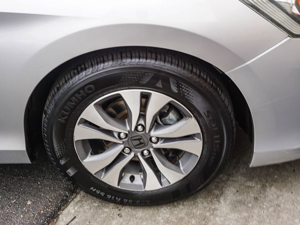 Used 2013  Honda LX image 9