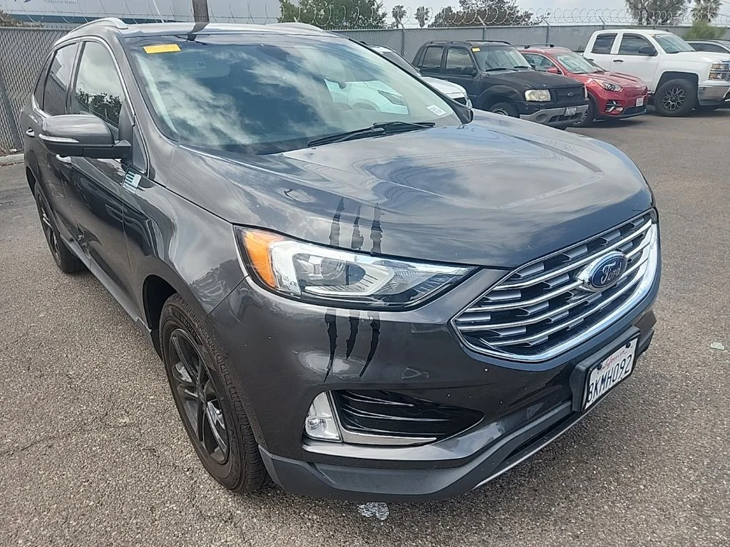 2019 Ford Edge SEL's photo