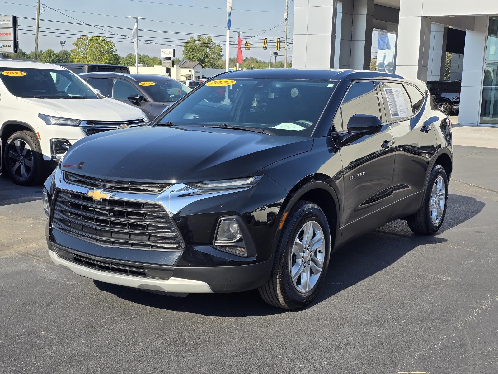 Used 2022 BLACK Chevrolet LT image 3