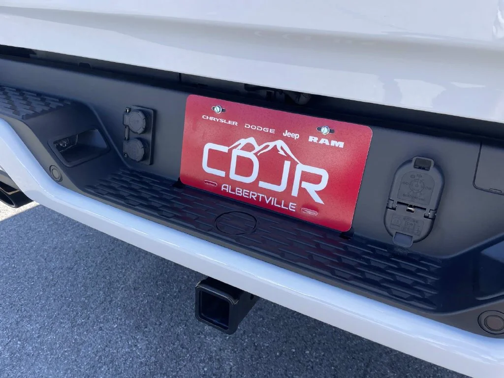 New 2027 Bright White Clear-Coat Exterior Paint RAM Laramie image 18