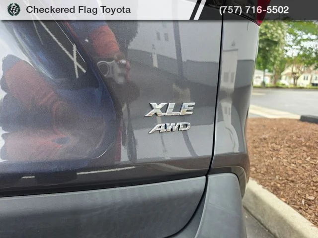 Used 2024 Magnetic Gray Metallic Toyota XLE Premium image 8