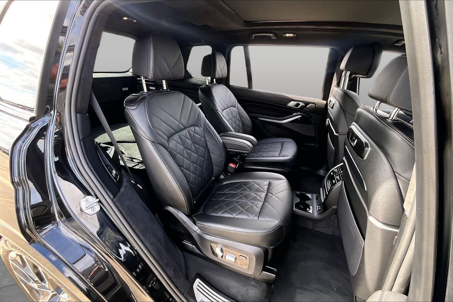 Used 2025 Black Sapphire Metallic BMW xDrive40i image 20