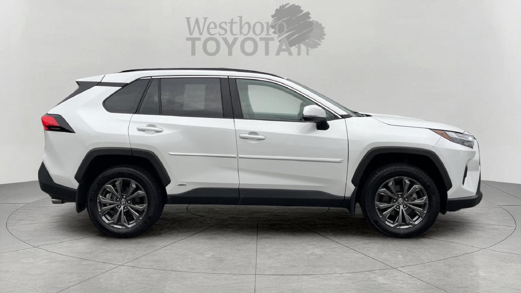 Certified Used 2024 Pearl Toyota XLE Premium image 8