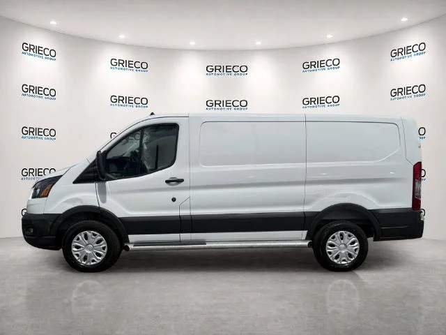 Used 2025 Oxford White Ford Base image 35