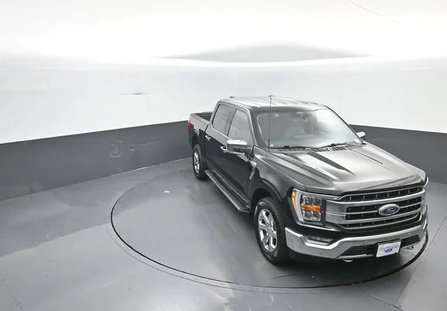 Used 2021 Black Metallic Ford Lariat image 25