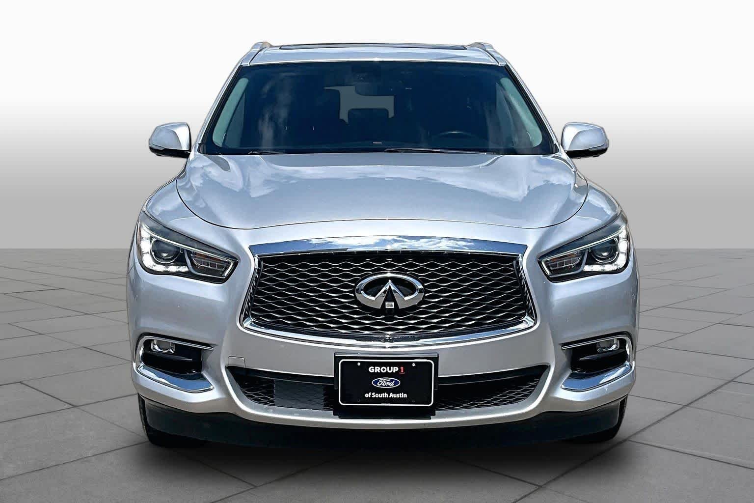 Used 2017 Liquid Platinum INFINITI  image 4
