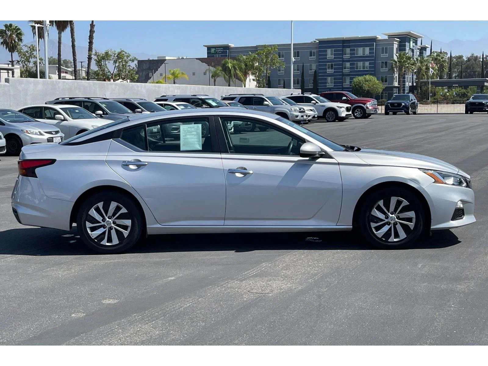 Used 2020 Brilliant Silver Metallic Nissan 2.5 S image 8