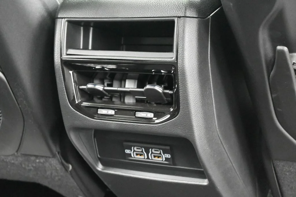 Used 2025 Bright White Clearcoat Jeep Laredo X image 36