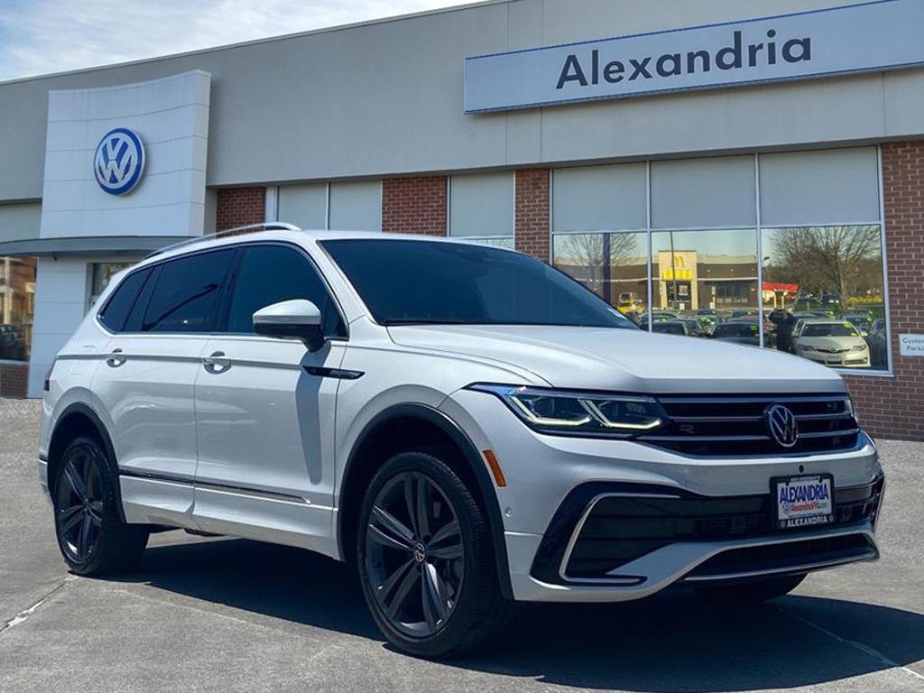 2022 Volkswagen Tiguan 2.0T SEL R-Line 4Motion's photo