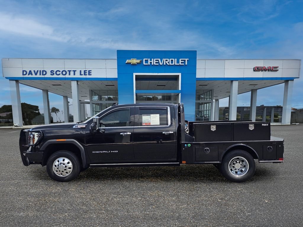 Used 2024 Black GMC Denali image 16