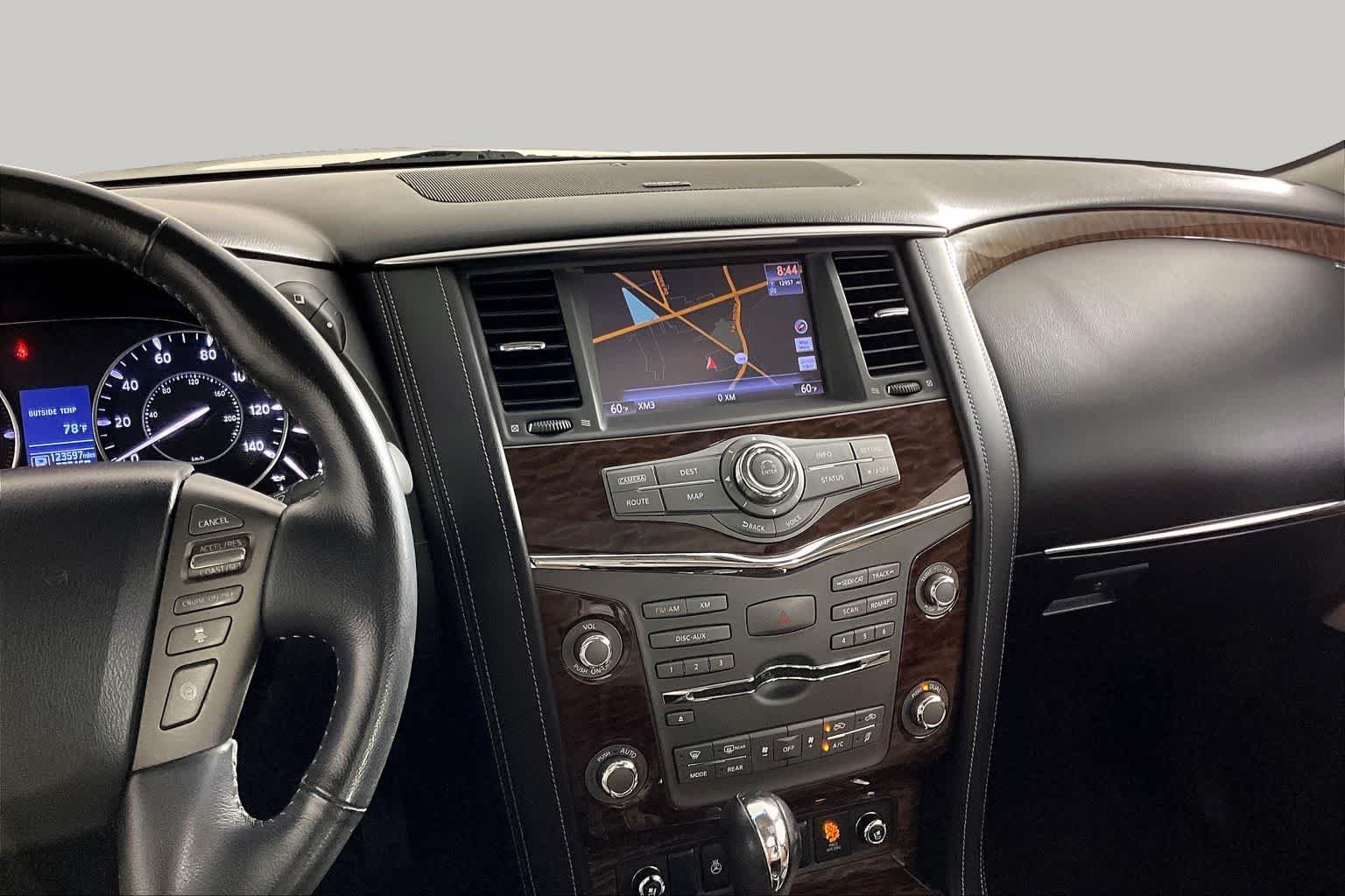 Used 2017 Pearl White Nissan Platinum image 7