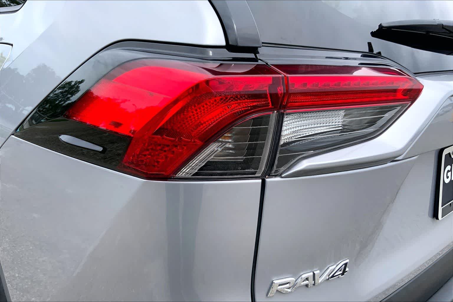 Used 2024 Silver Sky Metallic Toyota Hybrid XLE image 28