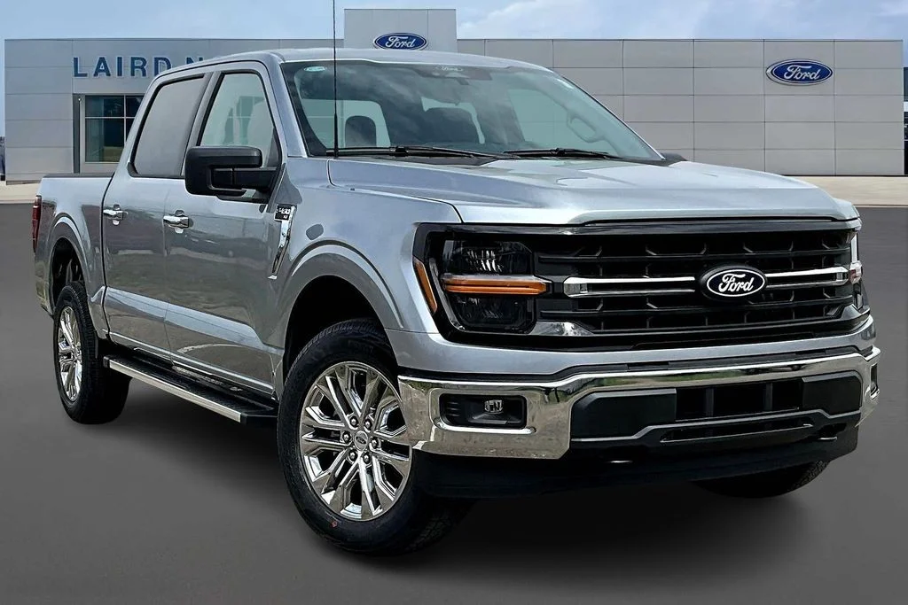 New 2026 Silver Ford XLT image 2
