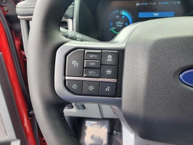 2025 Ford F-150 Lightning Flash - Photo 22